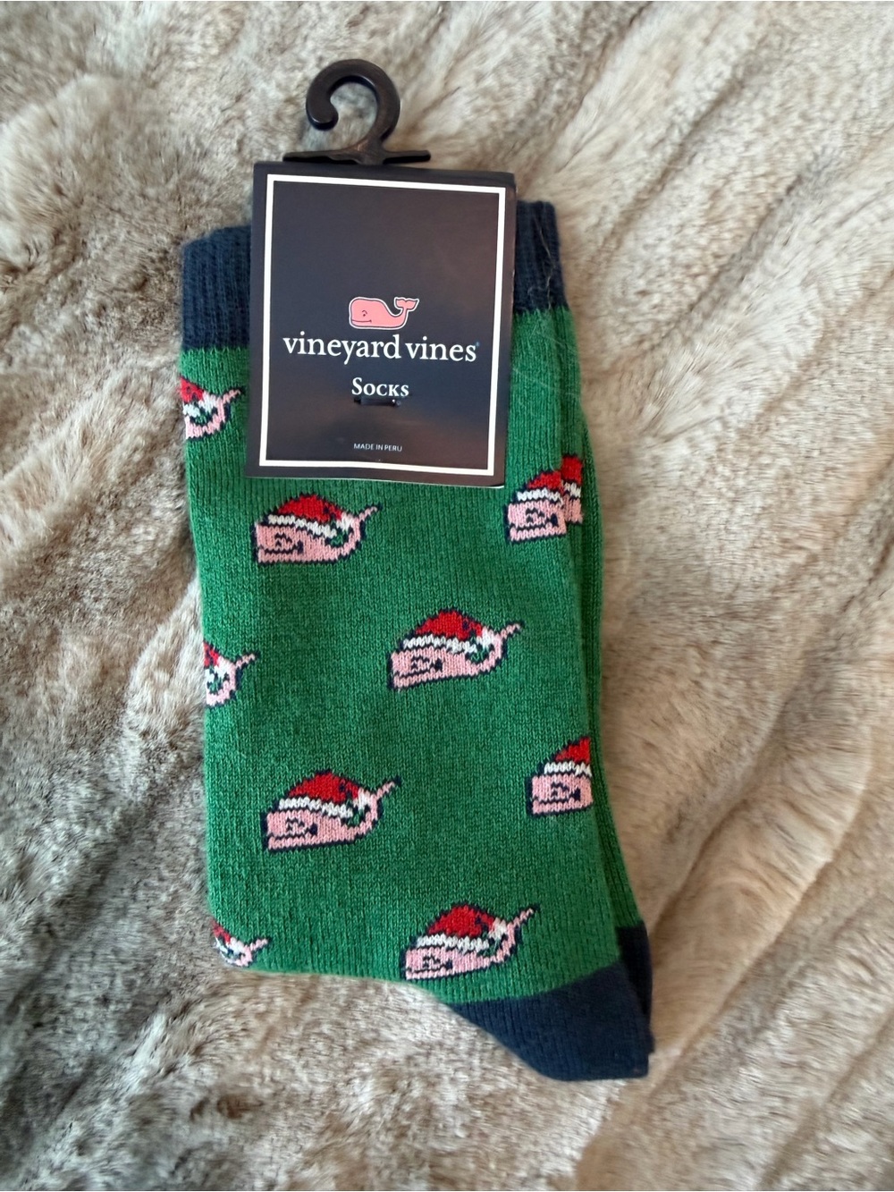 New Vineyard Vines Boy’s Santa Whale socks